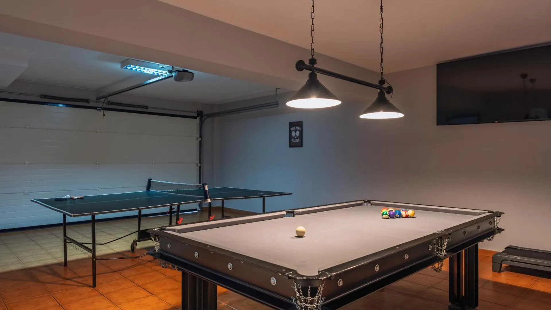 Holiday home 3B Villa Heated Pool Barbecue Games Room Funchal