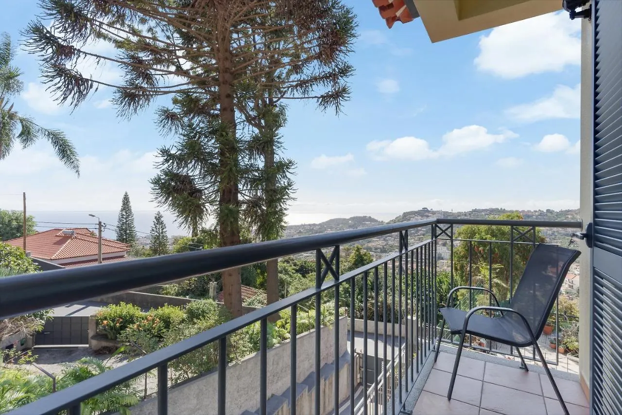 3B Villa Heated Pool Barbecue Games Room Funchal  Holiday home Funchal (Madeira)