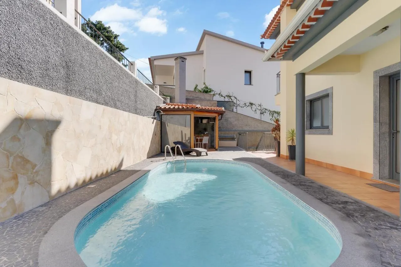 3B Villa Heated Pool Barbecue Games Room Funchal  Portugália